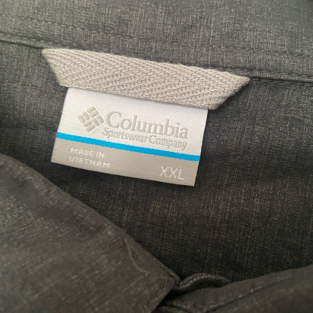 Columbia Men's Long Sleeve Button-Down Shirt in Dark Gray - Picture 3 of 4